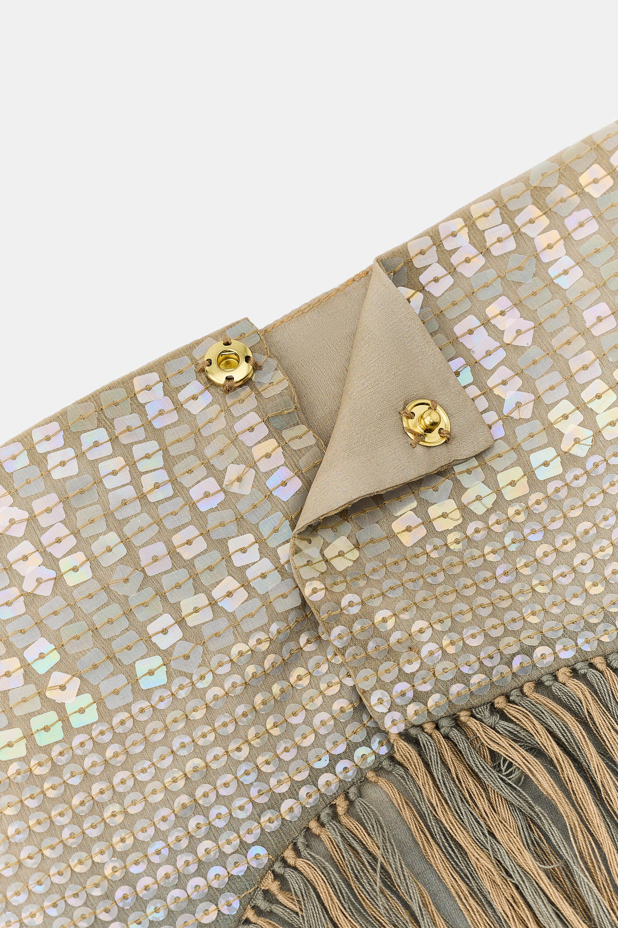 FOULARD À SEQUINS ET FRANGES